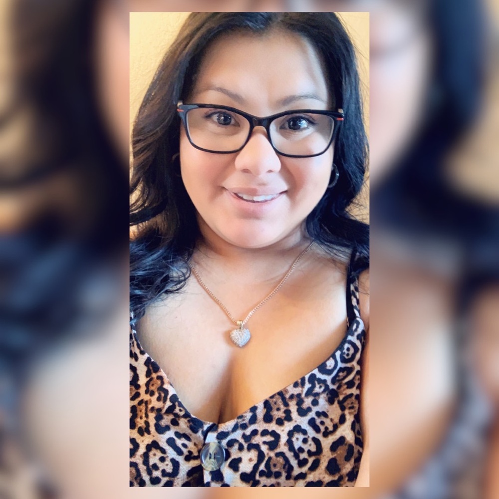 Meet your Posher, Gloria